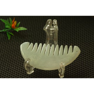 R1454墜子❀翡翠玉A貨冰潤通透月牙形梳子吊墜掛件玉珮【緬甸玉翠軒】玉首飾品 刮痧板擺飾品
