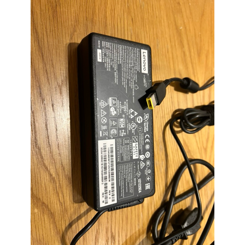 聯想 Lenovo Thinkpad 135W 原廠變壓器  20V 6.75A 方頭