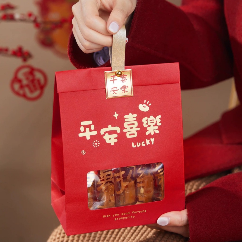 禎巧妙 台灣現貨  新年日式開窗手提自立袋（ 今年 新款）烘培曲奇餅乾紙袋 新年禮盒 聖誕節包裝袋餅乾包裝袋