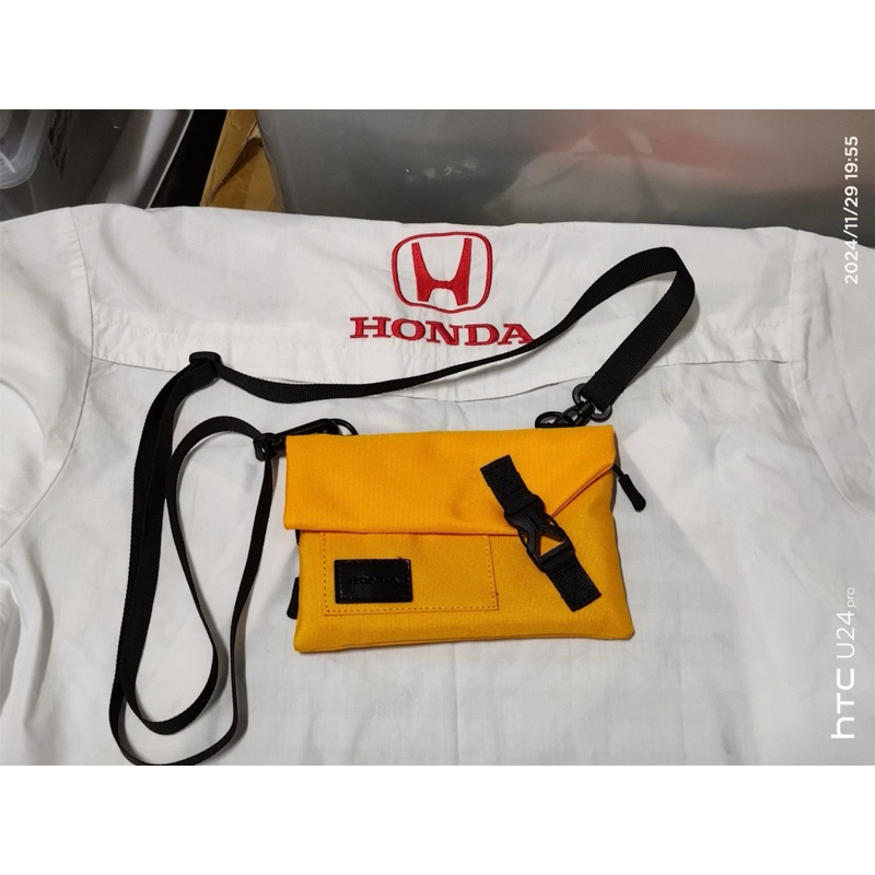 HONDA 小黃包 小背包 側背包 小巧可愛😻要買要快😆