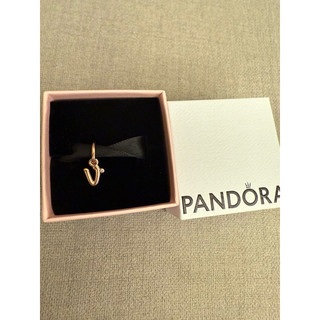PANDORA 潘朵拉墜飾（金色字母V)