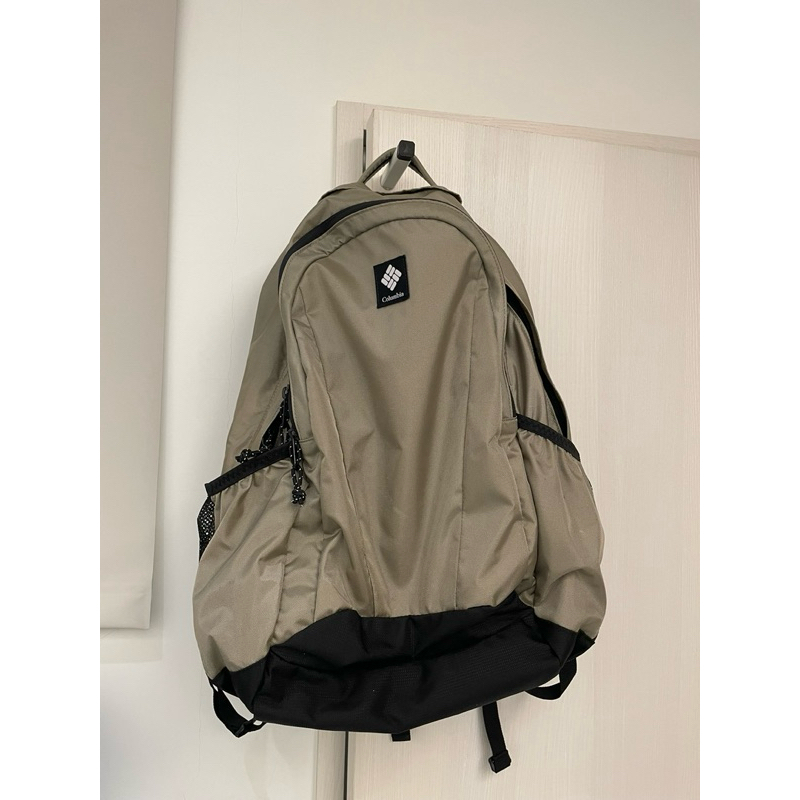 columbia 防潑水旅行後背包 30L