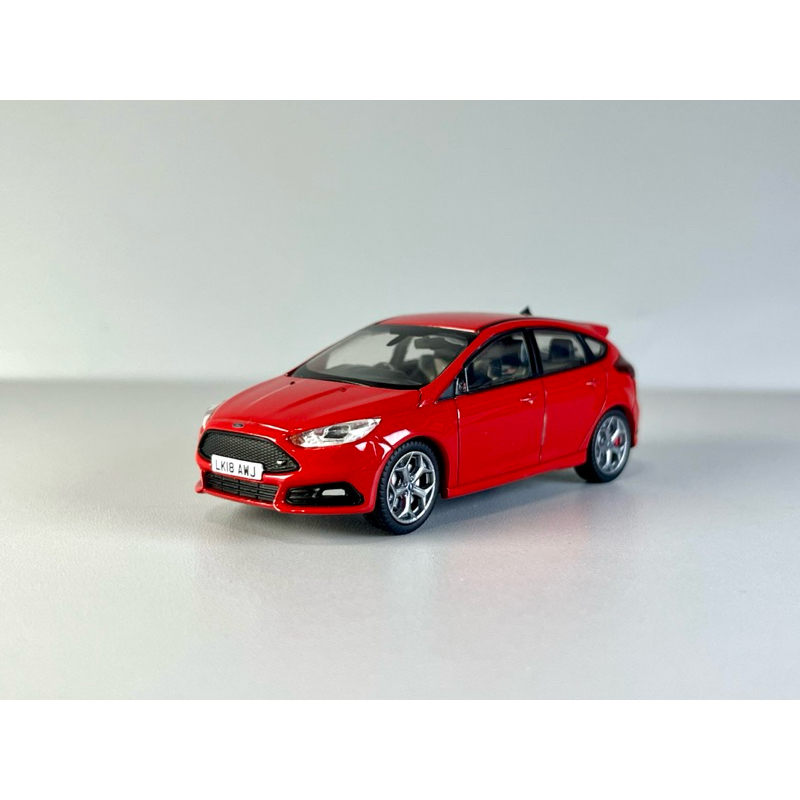 [HCP] 瑕疵 Corgi 1/43 Ford Focus ST MK3.5 模型車 1:43 福特 掀背車 鋼炮