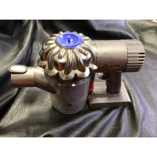 Dyson V6(附一個長鋁管、原廠吸頭、扁吸頭、架子）