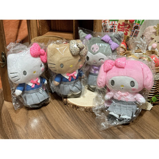 現貨 日本 三麗鷗 SANRIO 109辣妹系列 學生 制服 拉鍊袋 娃娃 吊飾 kitty 美樂蒂 庫洛米 大耳狗