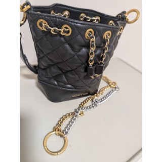 二手 85新 Charles & keith 小ck 酷 甜 氣質 水桶包 小香風 原價2380 免運