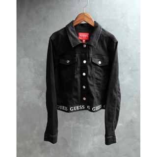 美國【GUESS】黑色LOGO滾邊仿舊感短版彈性牛仔外套 L