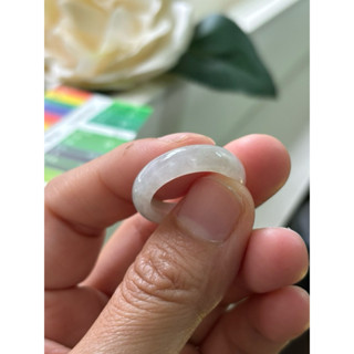 內徑18，國際戒圍14，no631，玉到愛，白冰淡粉加淡黃翡翡翠戒指（戒圈），無紋內圈不平整，保證緬甸玉A貨翡翠