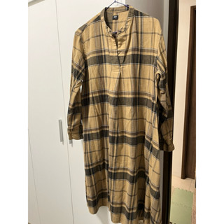 UNIQLO 法蘭絨長版襯衫尺寸L-二手近全新（格紋卡其色）