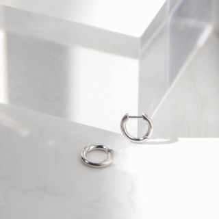 【Isha Jewelry】迷你開合小圈耳環 簡約純銀 兩色可選。耳骨 睡覺可戴