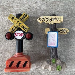 2個微景觀火車stop站牌+開心甜蜜指示牌,園藝裝飾造型路牌,多肉植物盆栽擺設裝飾品