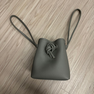 美國 VASIC Bond Mini 扭結兩用水桶包 知性灰 二手儲存良好9成新 輕巧優雅
