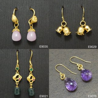 蓮花與蓮蓬。紫鋰輝石。天然紫水晶。如意蘭花。藍水翡翠。東方古典。純銀鍍金耳環(E9034)