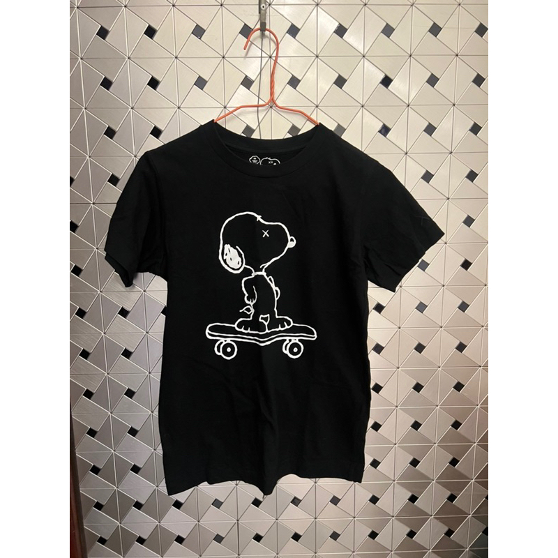 Uniqlo 黑色T  size 150cm Snoopy