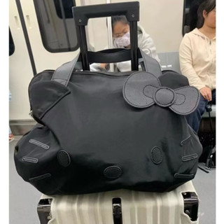 極簡風黑色KT貓咪斜 短途旅行包 動漫挎包 出差行李包 休閒單肩包 可套拉手杆箱收納包 女生手拎包