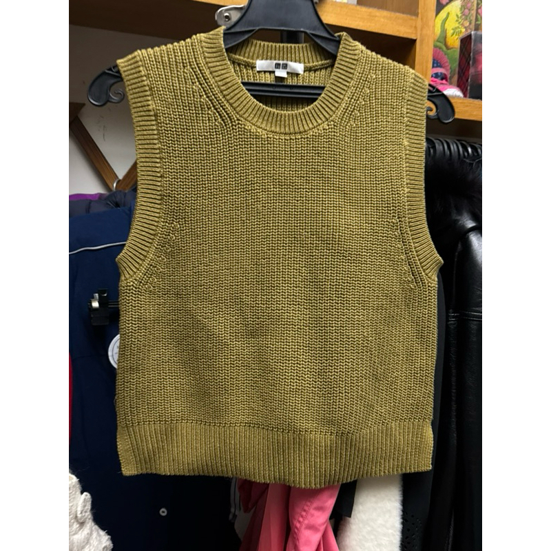 Uniqlo 女生針織背心上衣