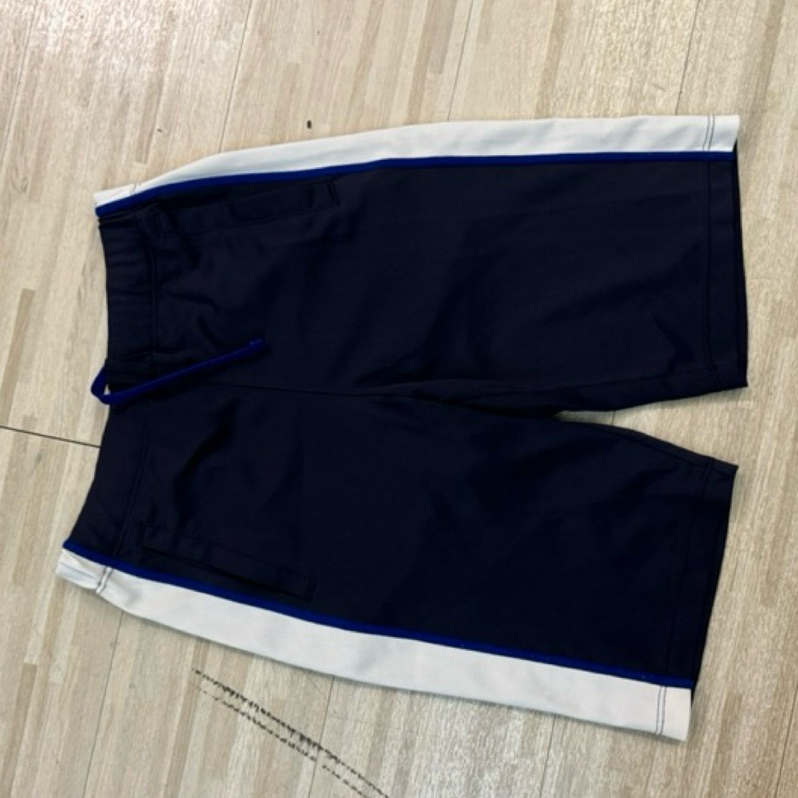 uniqlo kids 短褲 男孩短褲 五分褲/藍黑M(150cm.有口袋