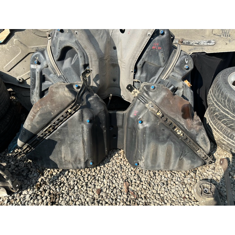 Benz 賓士 W211 E-Class 汽油 塑膠 油桶油箱 空件 二手拆車 台中現貨