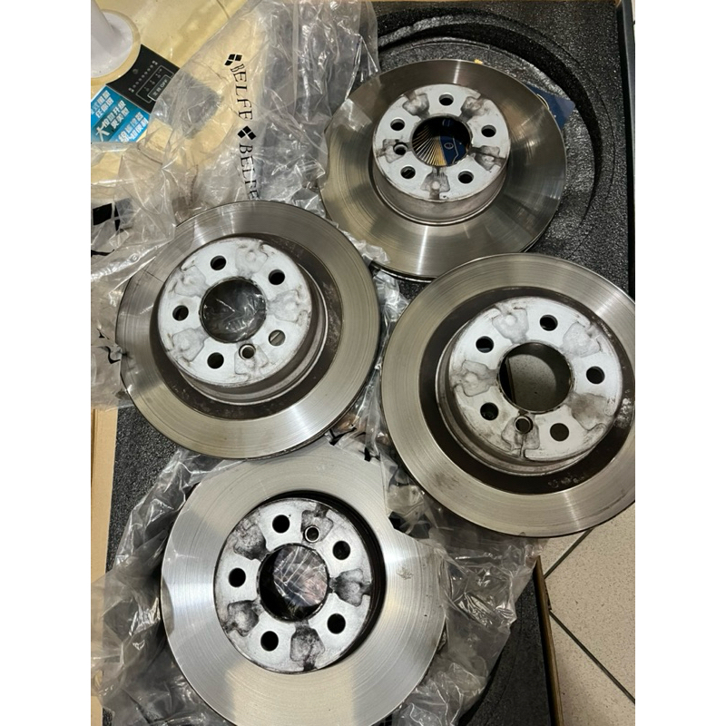 BMW g20/g21 320i原廠四輪碟盤＋來令＋銀卡鉗