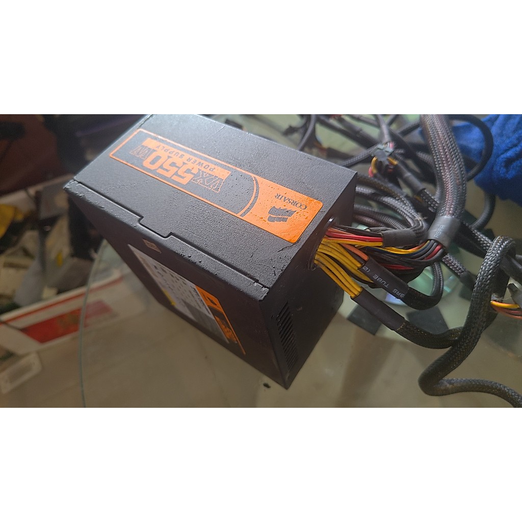 知飾家 二手良品 CORSAIR 海盜船 CMPSU-550VX 550W 電源供應器