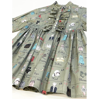 近全新! Fendi kids 女童經典圖騰印花特殊剪裁設計100%府綢棉廓型洋裝(8A)