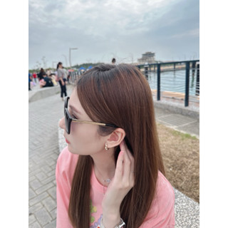 😎近全新墨鏡❣️霧黑色邊框💓漸層藍紫色鏡片💕 甜甜價