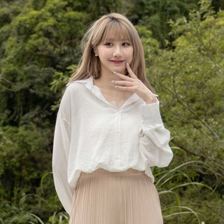 【Avivi】假兩件襯衫領搭蕾絲細肩背心上衣 - 白色、藍色、粉色