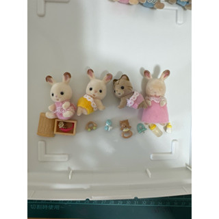 森林家族可可兔 嬰兒寶寶🍼奶嘴奶瓶玩具搖鈴小鴨-小孩寶寶組合