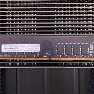DDR4 4G 2400 桌上型記憶體