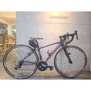 捷安特Liv avail 1,碳纖維前叉公路車，sora變速，xxs號適合小個子女生，新北市。