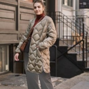 女裝近全新日本購回UNIQLO 特級ULTRA LIGHT DOWN系列格紋輕薄款保暖羽絨長版外套尺寸M