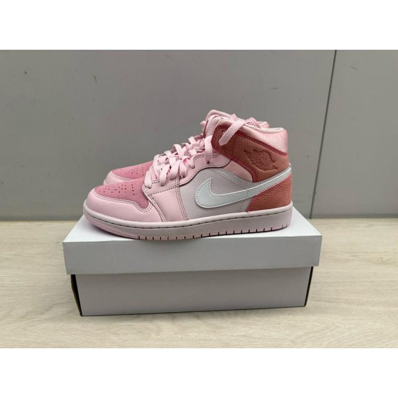 【S.M.P】Air Jordan 1 Mid" Digital Pink 粉白 CW5379-600