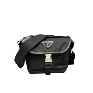 Prada 2VD070 Re-Nylon 及 Saffiano 皮革肩揹包 黑色