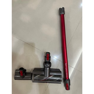 我的二手商品dyson原廠吸塵器配件電碳纖維毛刷深層吸和迷你電動渦輪吸頭和紅色v11延長管