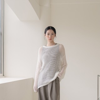 QUEENSHOP S 女裝 長袖 洞洞鏤空寬版針織上衣-米白 現+預 【01013435】