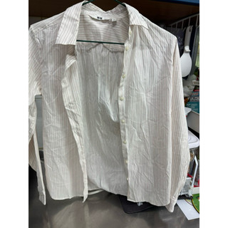 含運。uniqlo粉色線條直條紋襯衫S號。