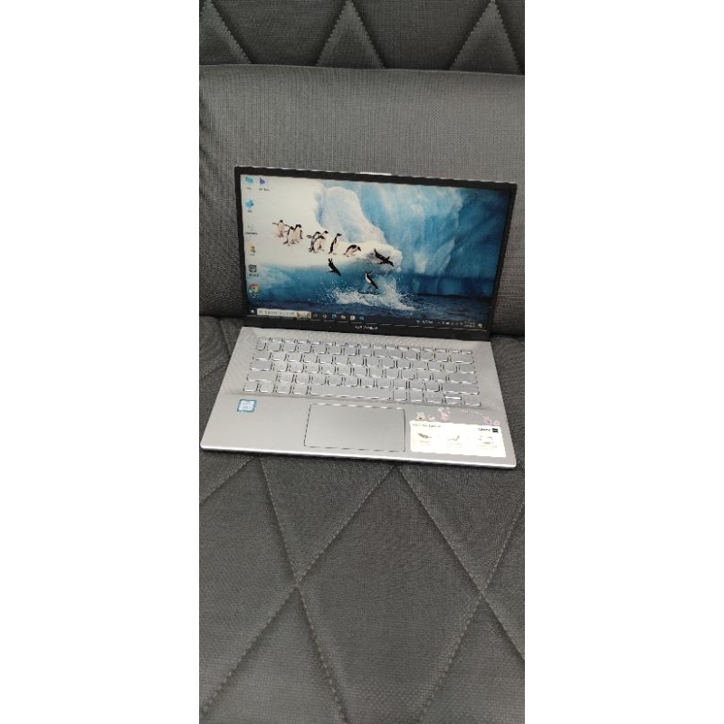 【販售中古機】Asus筆電 螢幕14吋 Cpu：i5-8265U 記憶體：8G 硬碟SSD：256G 附充電器