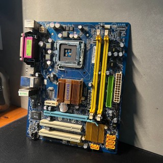 GIGABYTE 技嘉主機板 GA-G31M-ES2L 附擋板 (另售CPU Pentuim 4 附散熱器)