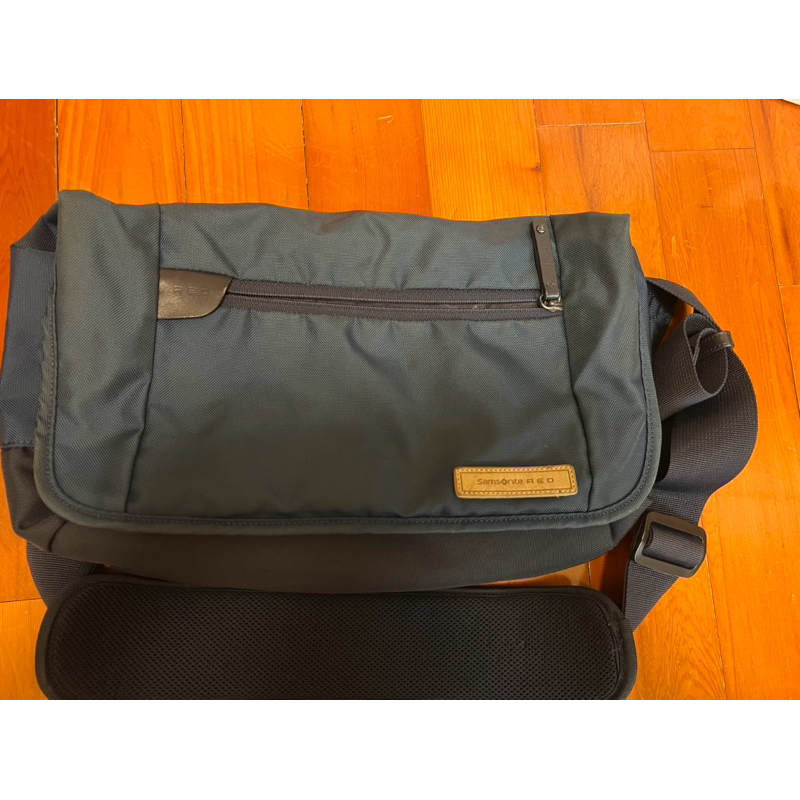 二手男生斜背包Samsonite/新秀麗/休閒包