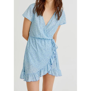 Pull&Bear - floral wrap dress with lettuce edge in blue XS
