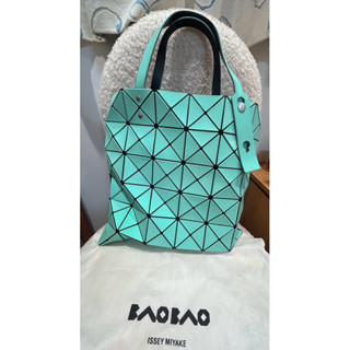 ISSEY MIYAKE 三宅一生 BAOBAO 6x6珍珠光澤雙色手提包-Tiffany藍
