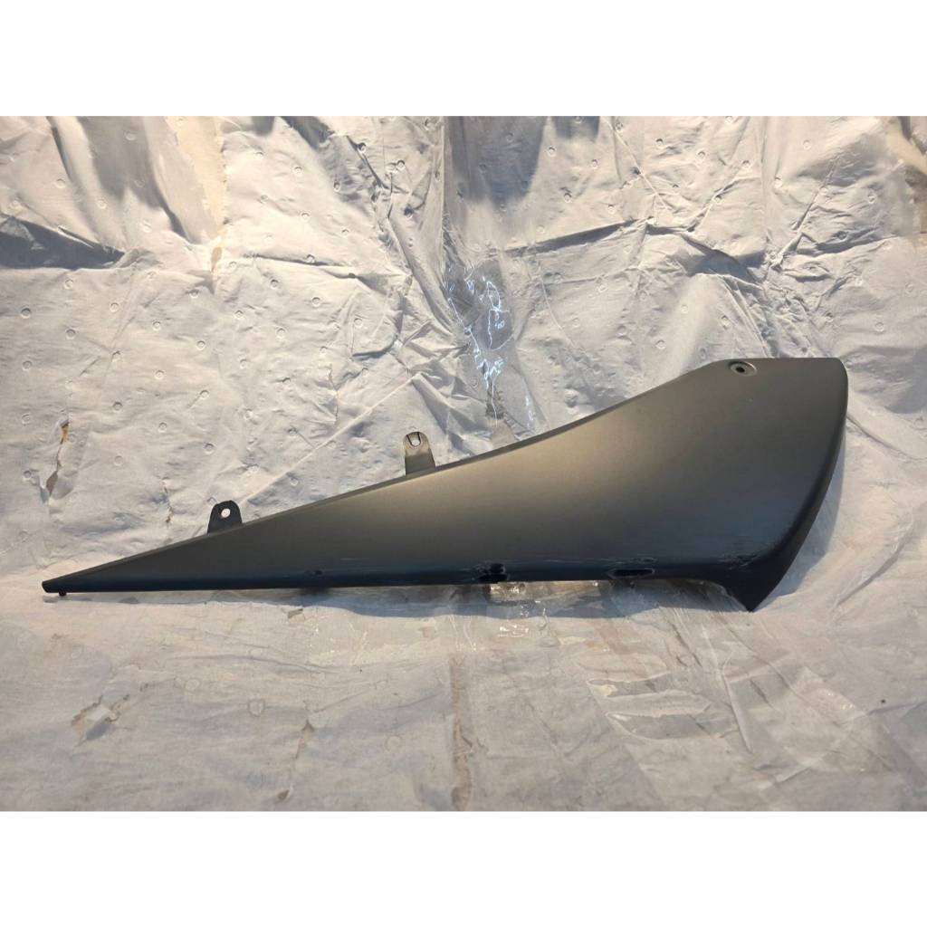 BC3-2171L-00-P6 YAMAHA T-MAX TMAX 左下側板 車殼邊條 二手零件 有傷
