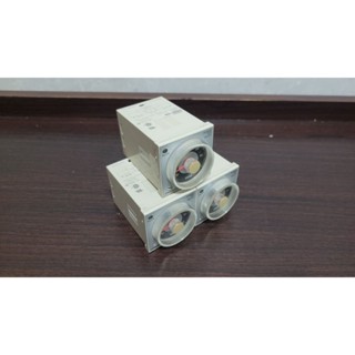 【二手】OMRON H3BH-N8 OFF RELAY AC220V 斷電延時計時器 限時繼電器 OFF定時器