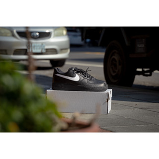 『老皮衣櫥』臺灣公司貨 Nike Air Force 1 '07 黑底白勾 小AMBUSH 男鞋 FZ0627-010