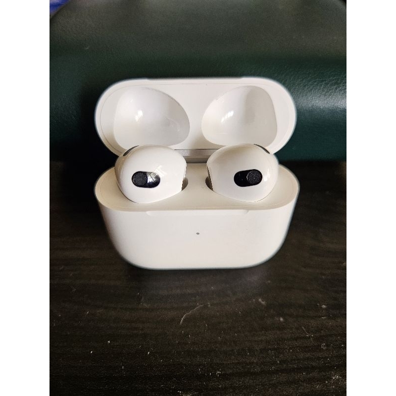 【二手】Airpods3 （價錢可議）