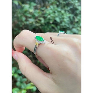 （現貨臺灣，臺灣賣家） A貨天然翡翠，18k真金真鑽冰綠戒指。 冰陽綠就是美，不多說！ 國際圍13可改圍～ 售39800