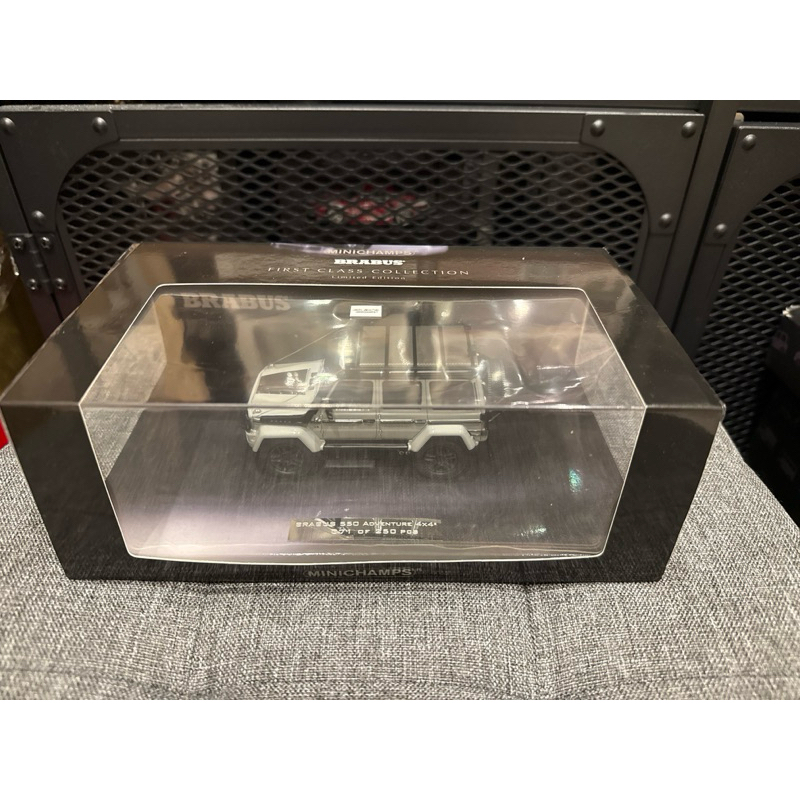 MINICHAMPS 1/43 BRABUS 550