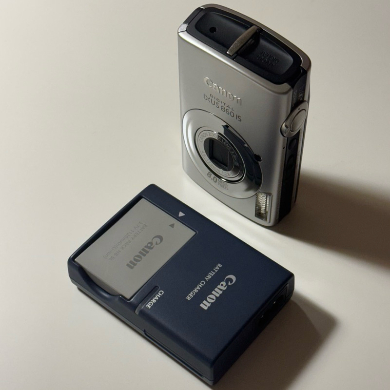 Canon Digital IXUS 860 IS CCD相機 附原廠電池/充電座 (目前固障無法開機購買後須自行維修)