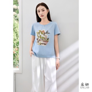 【採妍CHAI YAN】 春夏新品 中大尺碼 現貨可出 相框花籃刺繡印花亮絲面料短袖上衣