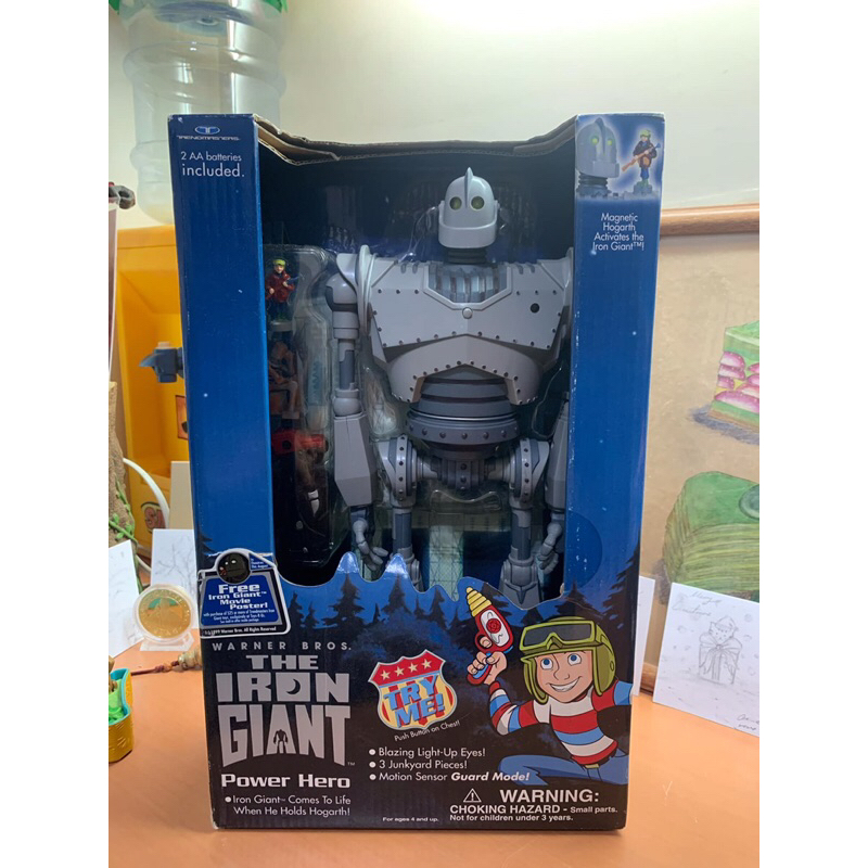 THE IRON GIANT 鐵巨人 聲光公仔(30公分)  全新未拆